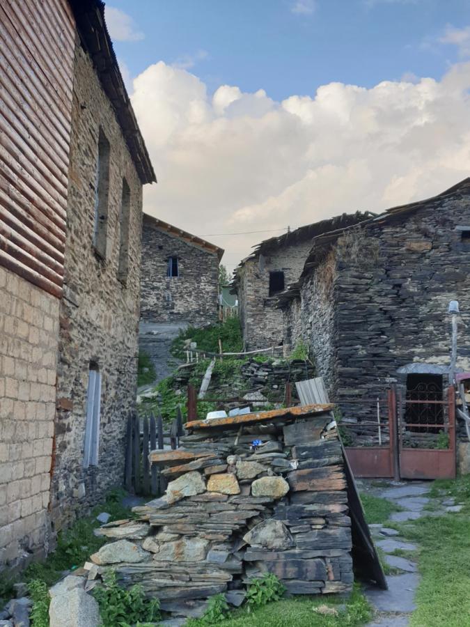 Erasti Guesthouse Ушгули Экстерьер фото