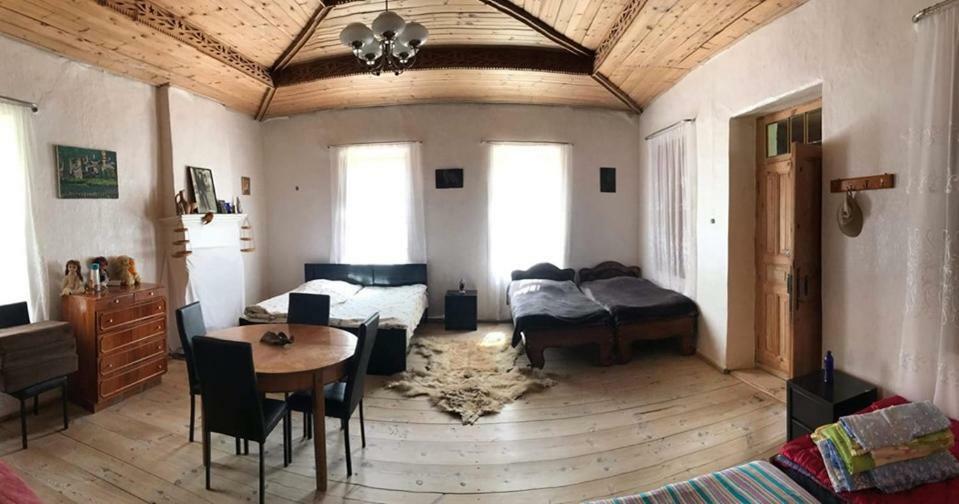Erasti Guesthouse Ушгули Экстерьер фото